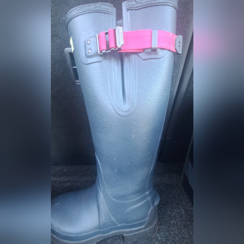Lightly worn-Hunter Field Huntress Tall Rain Boots in Navy Women's Size 7
